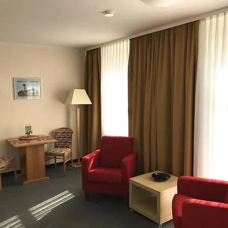 8 Im Haus Huehnergott *