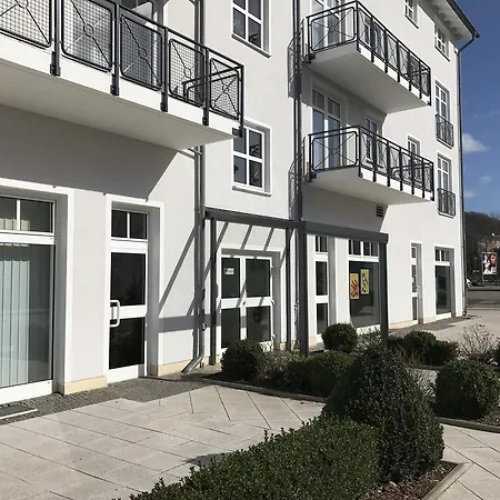 8 Im Haus Huehnergott *