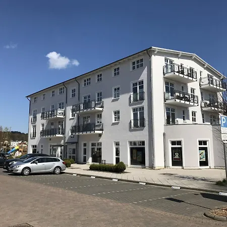 8 Im Haus Huehnergott Sellin (Rugen)